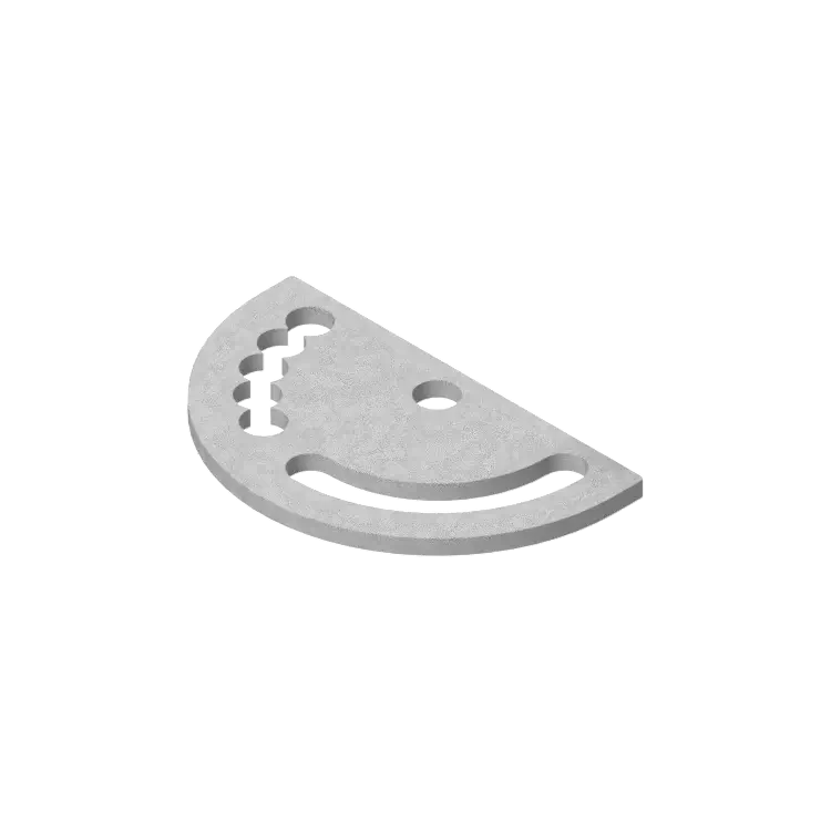 Szara metalowa półokrągła tarka kuchenna z otworami do tarcia, widok izometryczny na białym tle.