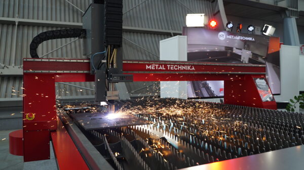 Wycinarka plazmowa WPA Metal-Technika w trakcie targów STOM Kielce