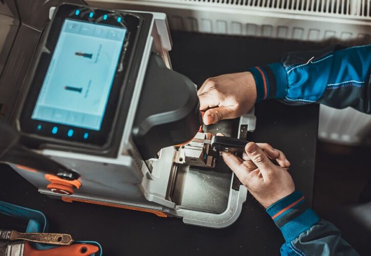 Jak dbać o maszyny do cięcia, aby służyły latami?